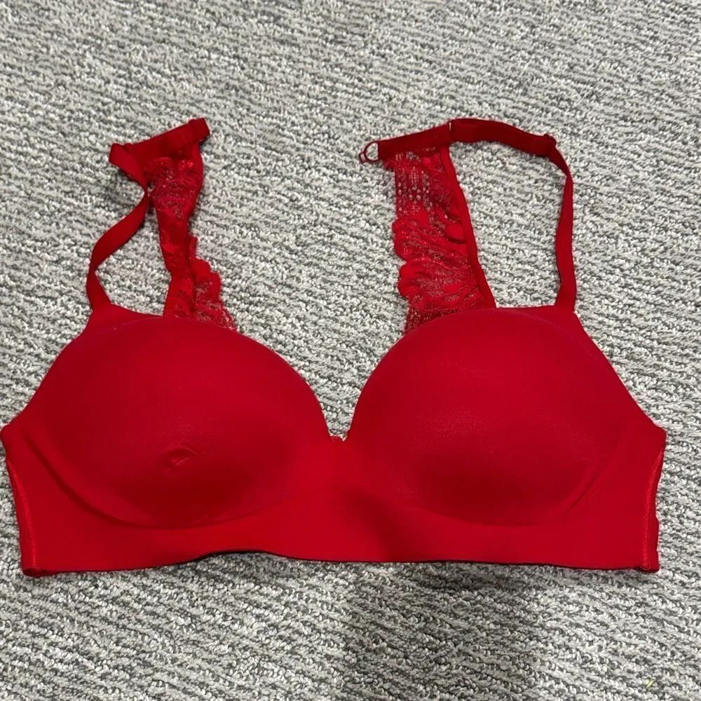 Victoria’s Secret Vibrant Red Lace Women's Bra